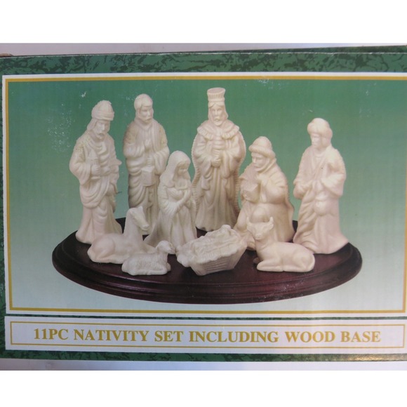 Vintage Jade Collection 11 Piece Nativity Set Porcelain Figures Wood Base - Picture 6 of 6